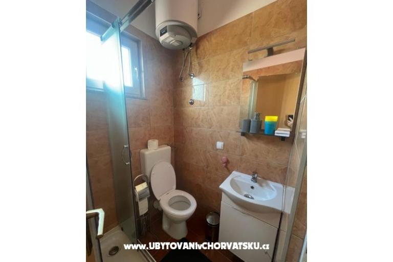 Apartmani Kreć Lozice otok Vir – foto 7