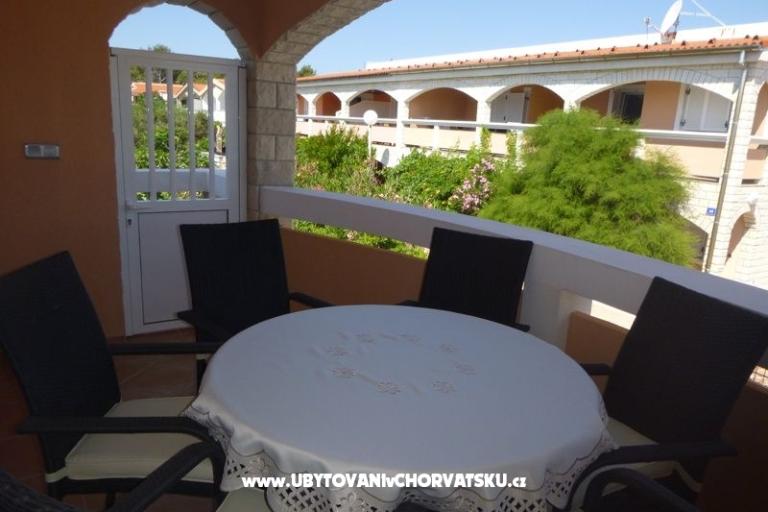 Apartmani Vlašić otok Vir – foto 12
