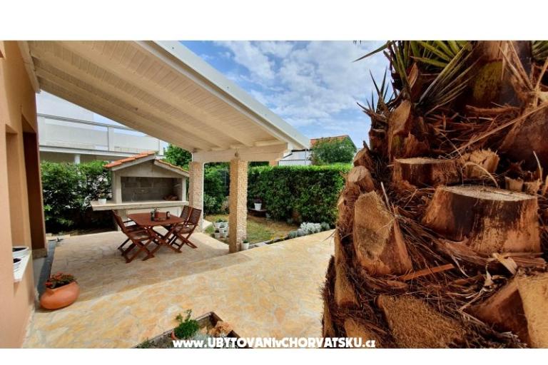 Happy Pineapple Apartmani Vir – foto 4