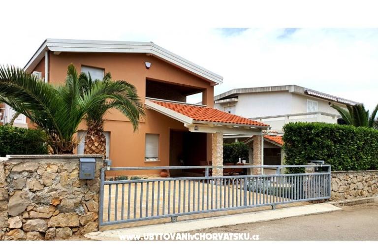 Happy Pineapple Apartmani Vir – foto 9