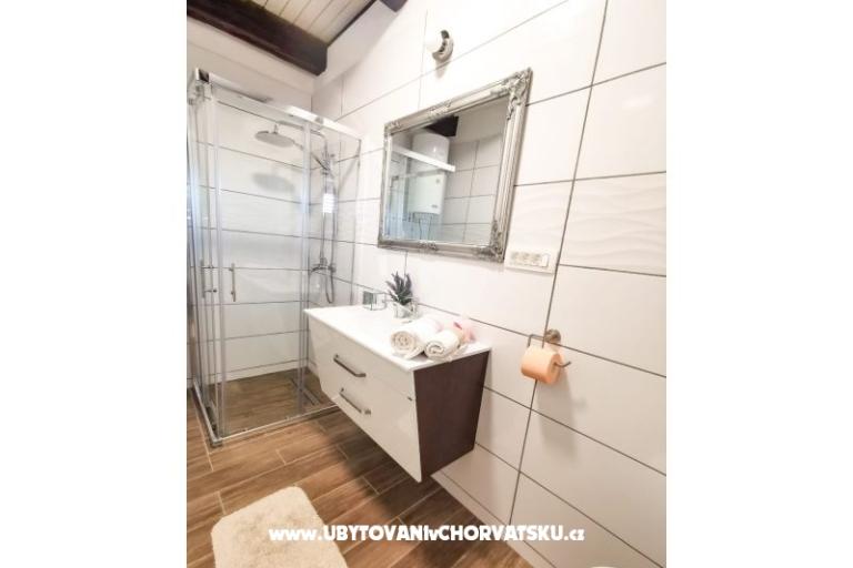 Kuća za odmor  Diana +pool+jacuzzi – foto 10