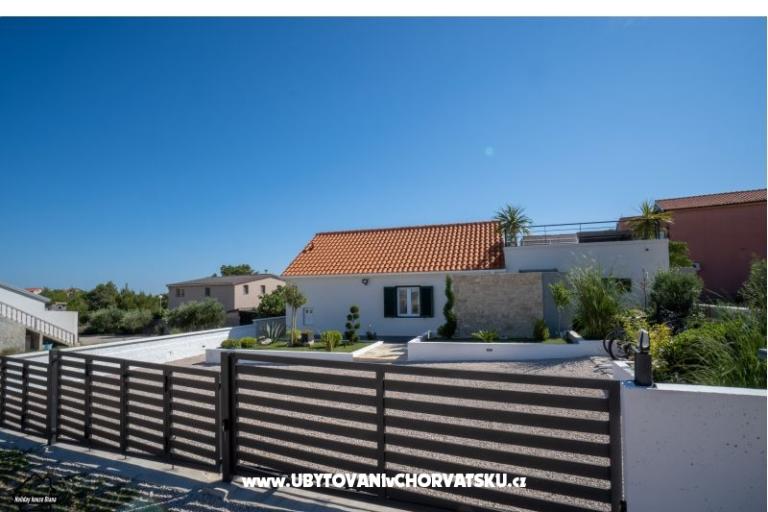 Kuća za odmor  Diana +pool+jacuzzi – foto 18