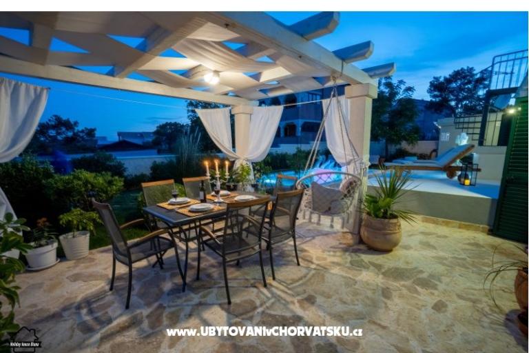 Kuća za odmor  Diana +pool+jacuzzi – foto 4