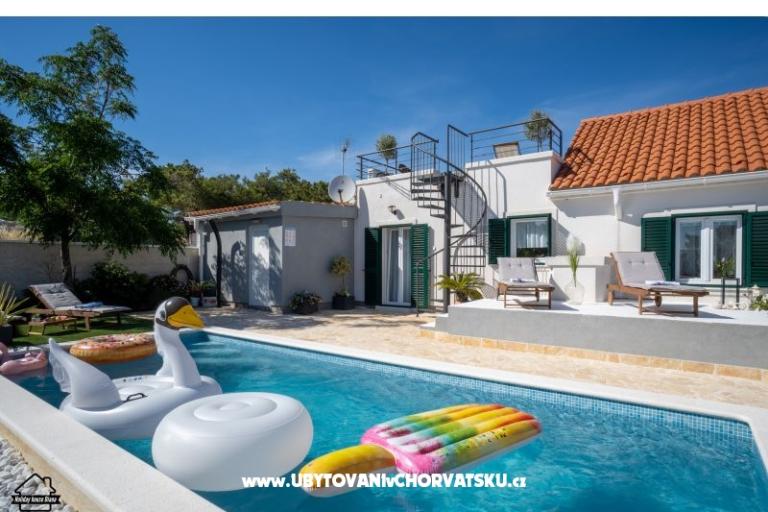 Kuća za odmor  Diana +pool+jacuzzi – foto 5