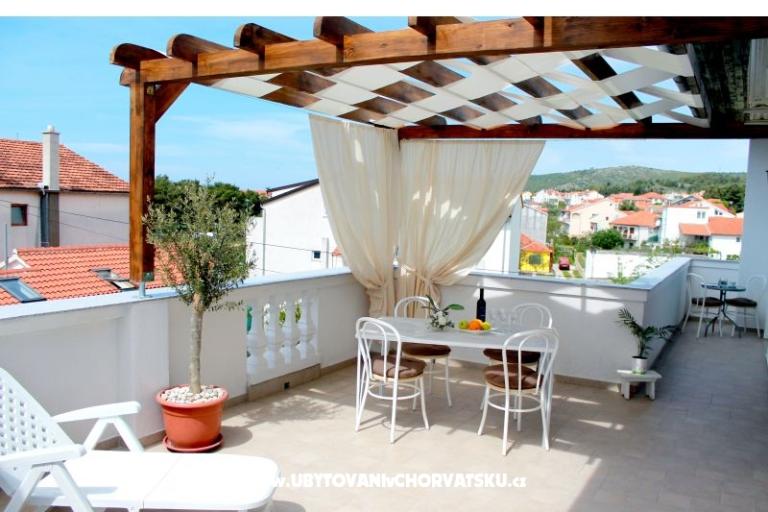 Apartmani Juricev 100m to the beach – foto 10