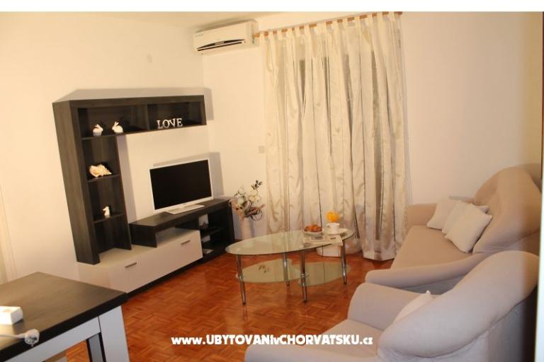 Apartmani Juricev 100m to the beach – foto 11