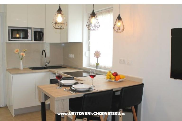 Apartmani Juricev 100m to the beach – foto 14