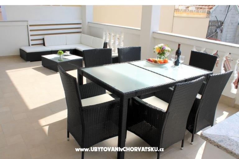 Apartmani Juricev 100m to the beach – foto 16