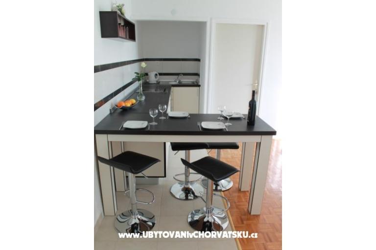 Apartmani Juricev 100m to the beach – foto 8