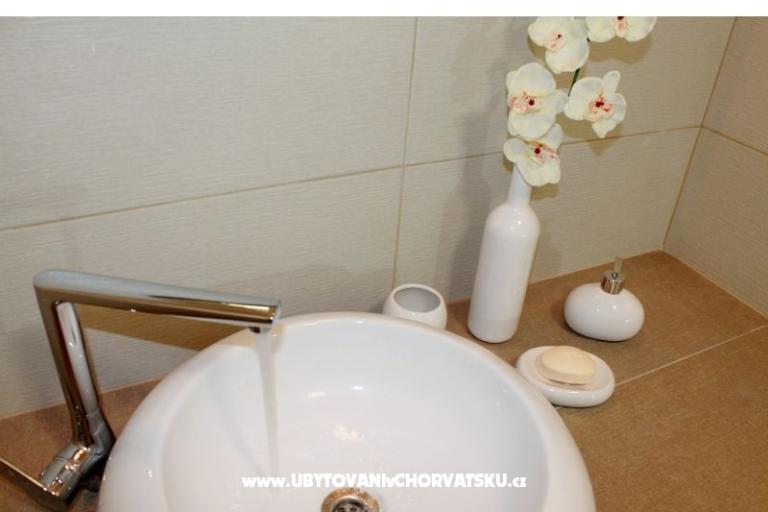 Apartmani Juricev 100m to the beach – foto 9