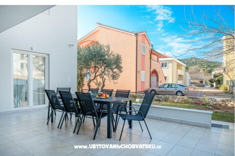Beach Villa sa bazenom Tribunj – foto 16
