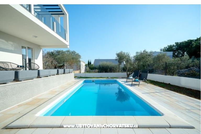 Beach Villa sa bazenom Tribunj – foto 7