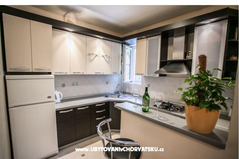 Apartman Tina 10 m. beach – foto 6