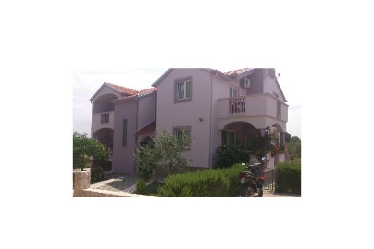 Apartmani with swimming pool-Crno – foto 2