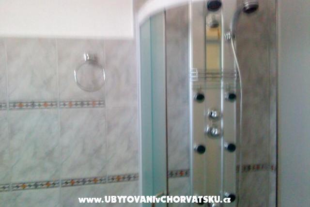 Apartmani with swimming pool-Crno – foto 8