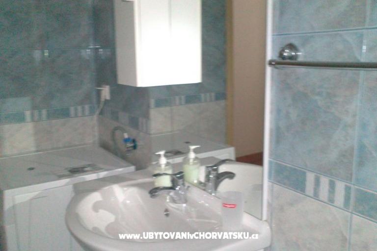 Apartmani with swimming pool-Crno – foto 9