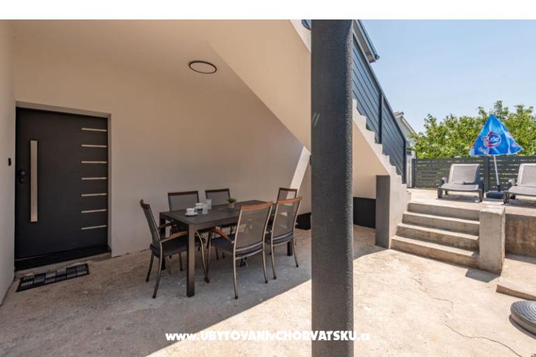 Apartman Luxe Holiday Home – foto 15